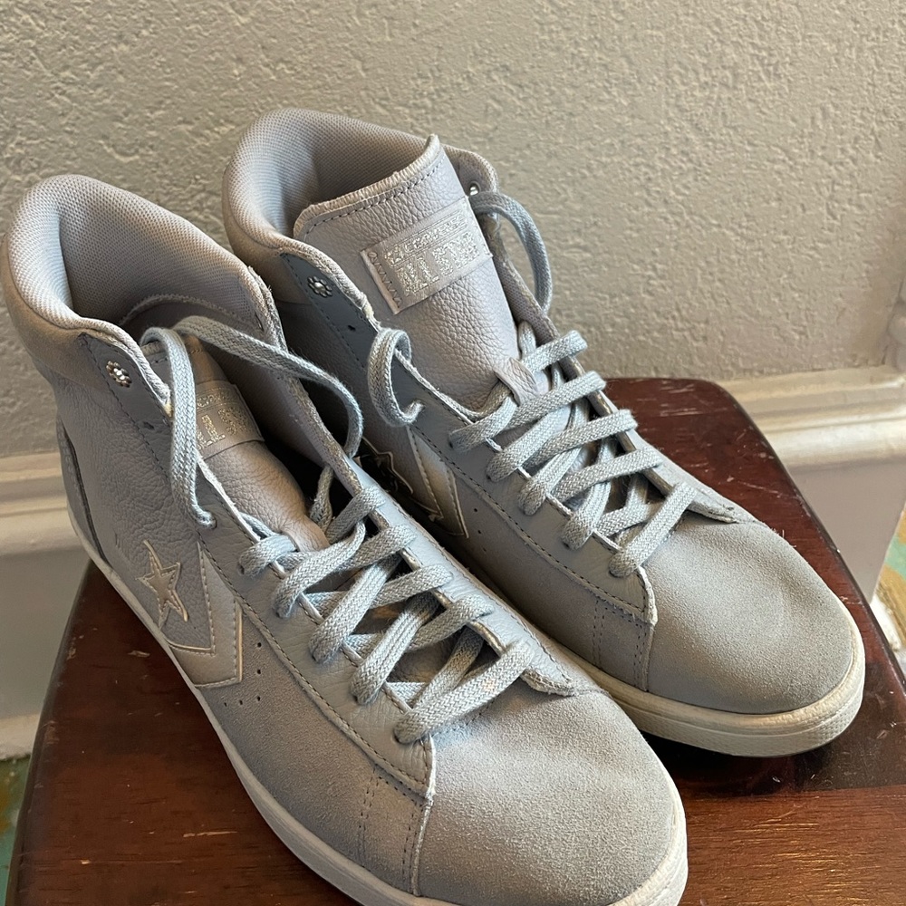 Converse Paris edition Womens 9 / Men’s 7.5 excellent condition